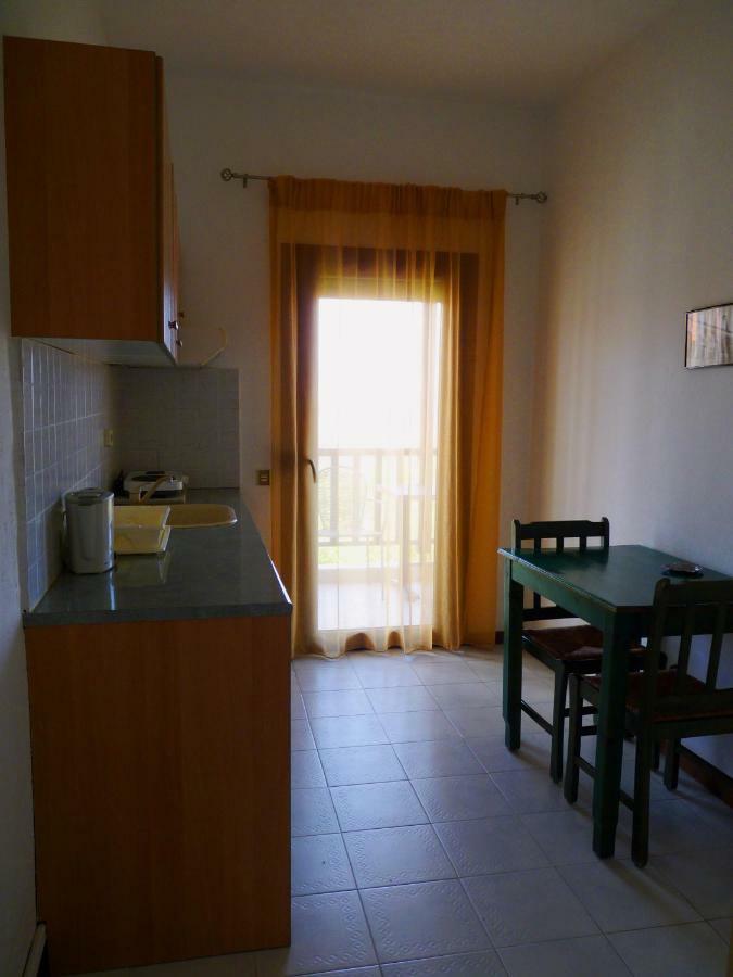 Yannis Apartments Afytos Bagian luar foto