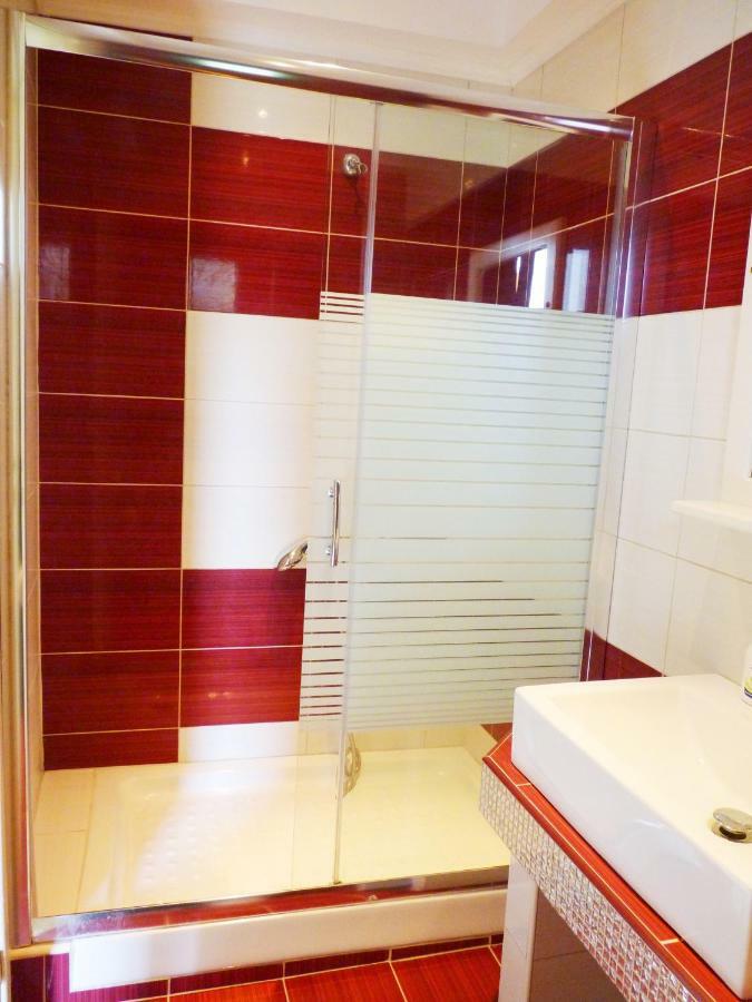 Yannis Apartments Afytos Bagian luar foto