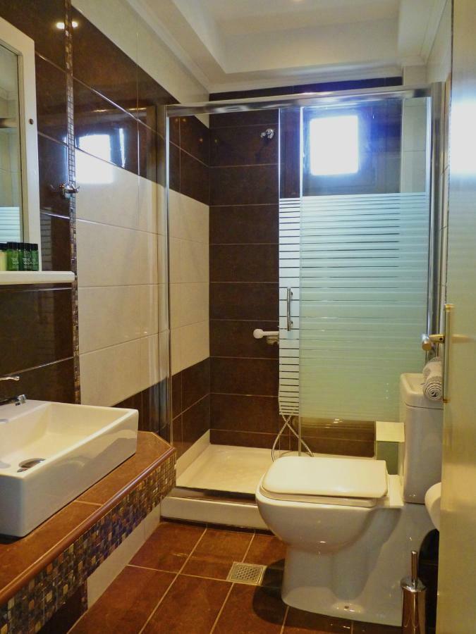 Yannis Apartments Afytos Bagian luar foto