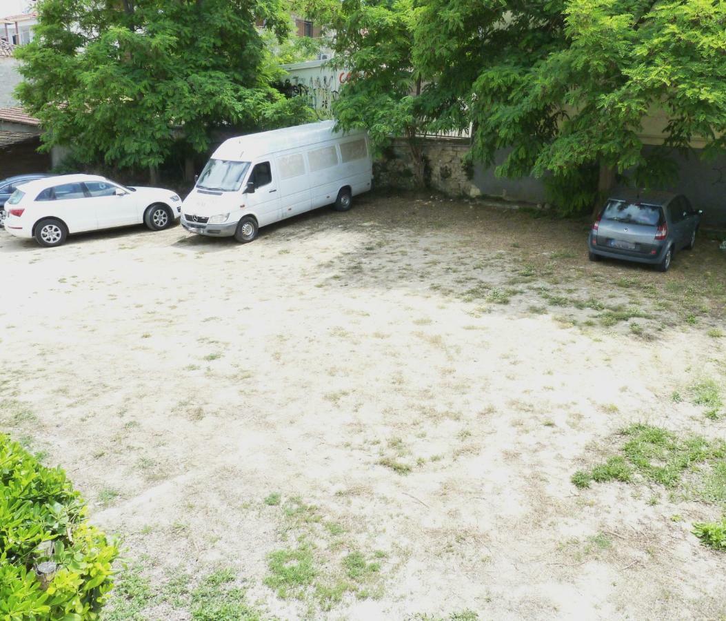 Yannis Apartments Afytos Bagian luar foto