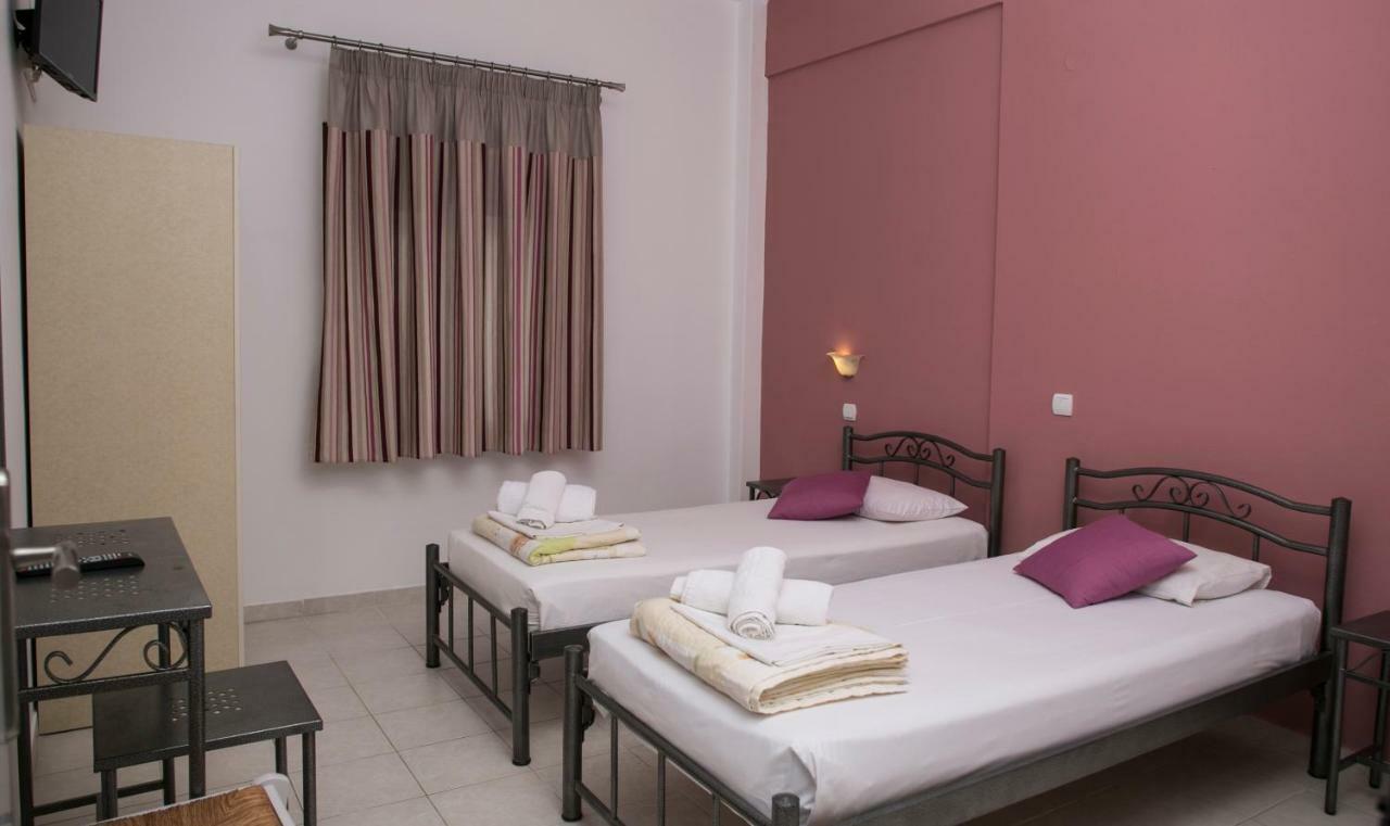 Yannis Apartments Afytos Bagian luar foto