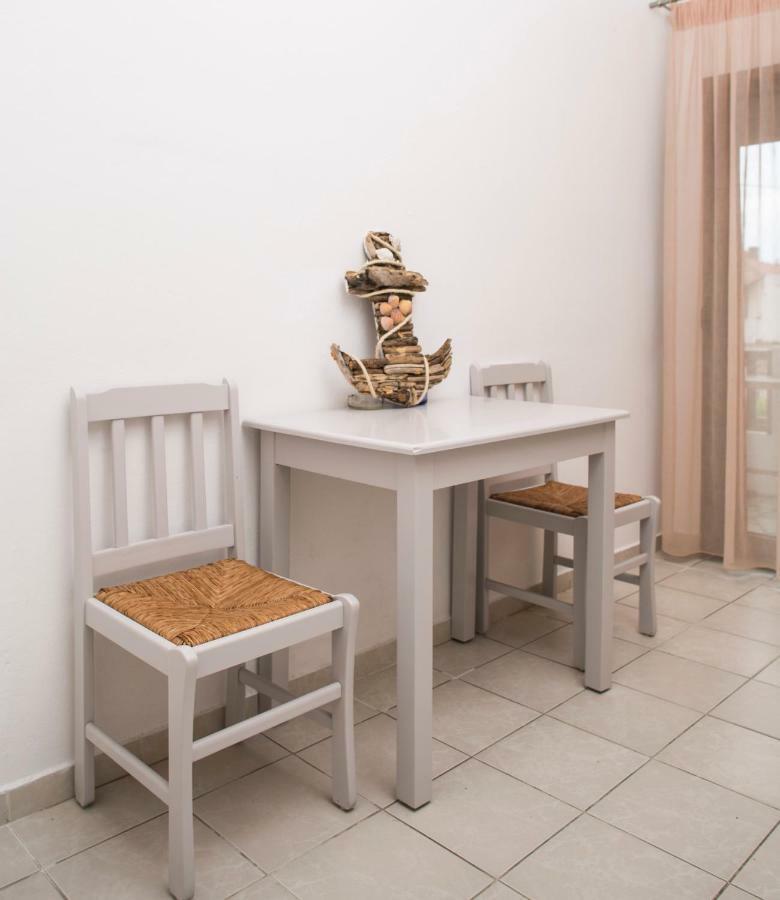 Yannis Apartments Afytos Bagian luar foto
